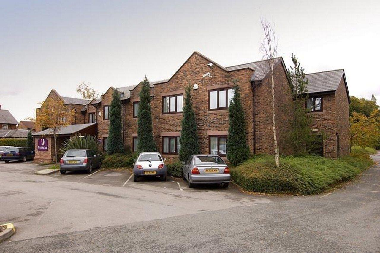 Premier Inn Warrington South ภายนอก รูปภาพ